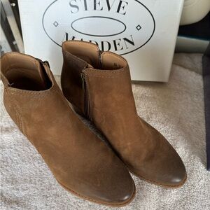 Cute and barely used boots perfect for fall!